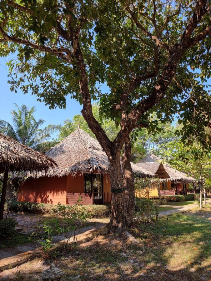 Phayam Cottage Resort Đảo Ko Phayam Ngoại thất bức ảnh