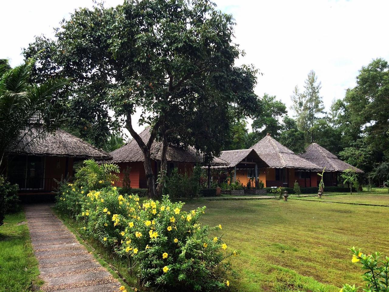 Phayam Cottage Resort Đảo Ko Phayam Ngoại thất bức ảnh